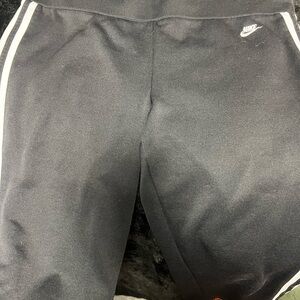 Cropped wide leg 18in Nike leggings size L!